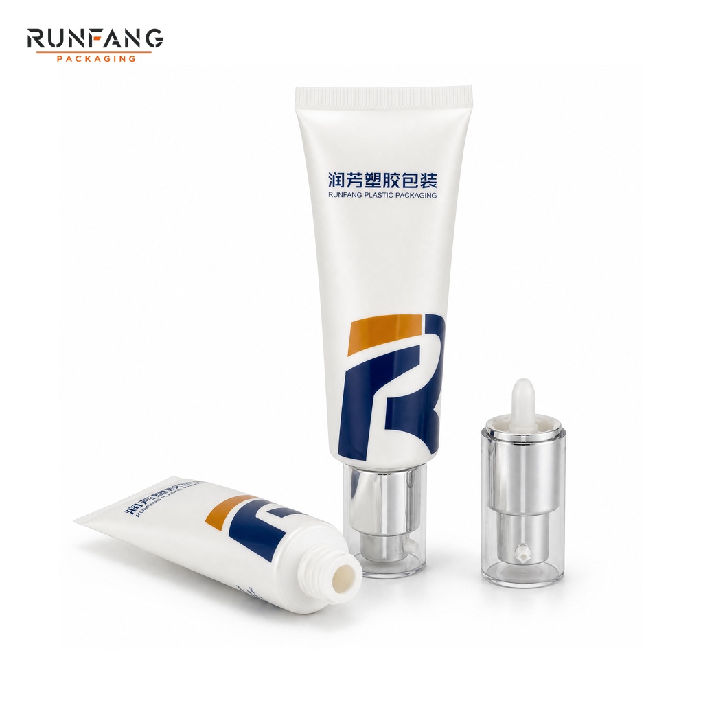 Tube souple en plastique de 30 mm de diamètre avec bouchon de pompe airless argenté